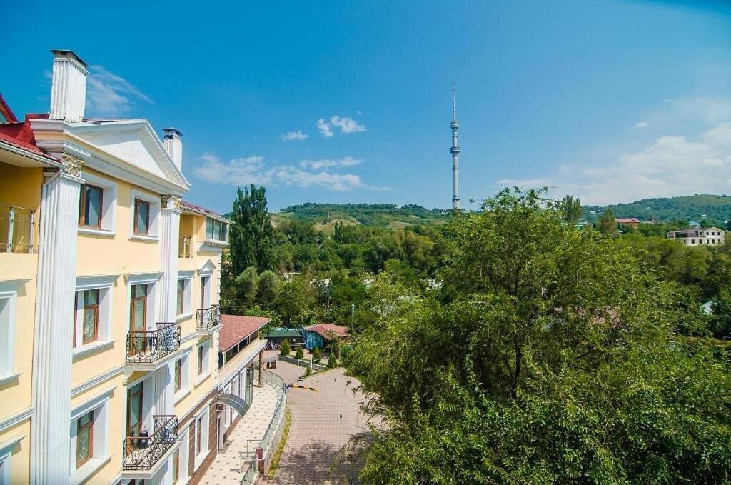Aykun Hotel Almaty Bagian luar foto